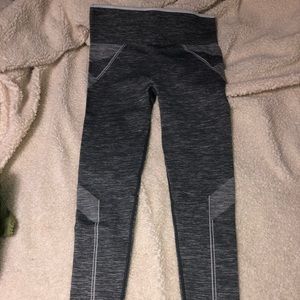 grey saucony leggings